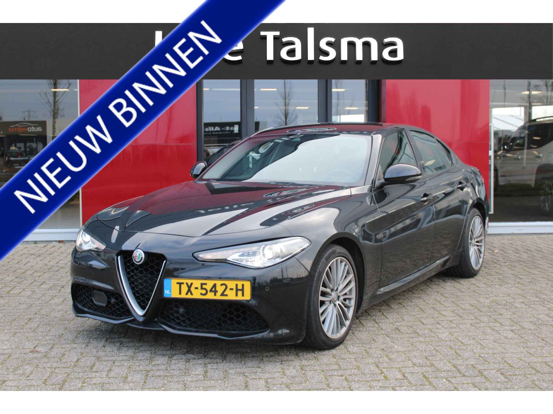 Alfa Romeo Giulia 2.0T Veloce int/exterieur | Trekhaak | stoel en stuurverwarming