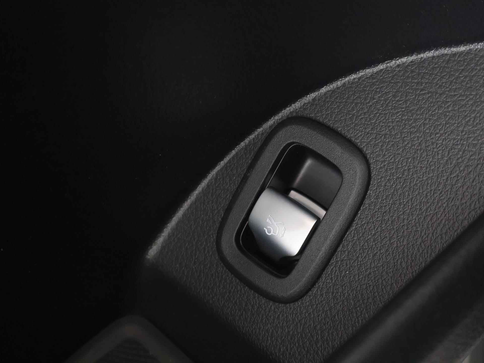 Mercedes-Benz GLC-klasse 200 4MATIC AMG NIGHT Premium Plus | Panorama-schuifdak | Head-Up Display | Burmester 3D | Stoelgeheugen | Apple Carplay | Trekhaak | Keyless Entry | Nappaleder | - 40/53