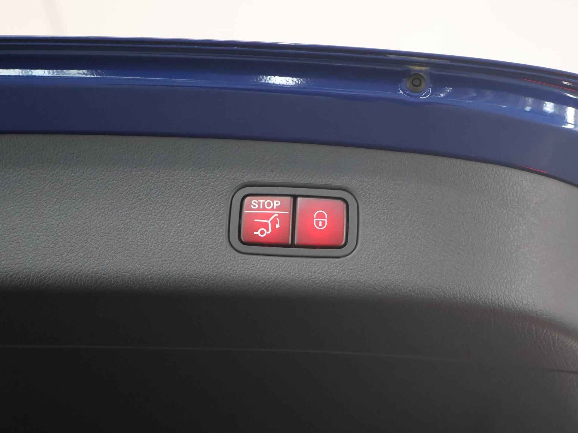 Mercedes-Benz GLC-klasse 200 4MATIC AMG NIGHT Premium Plus | Panorama-schuifdak | Head-Up Display | Burmester 3D | Stoelgeheugen | Apple Carplay | Trekhaak | Keyless Entry | Nappaleder | - 47/53
