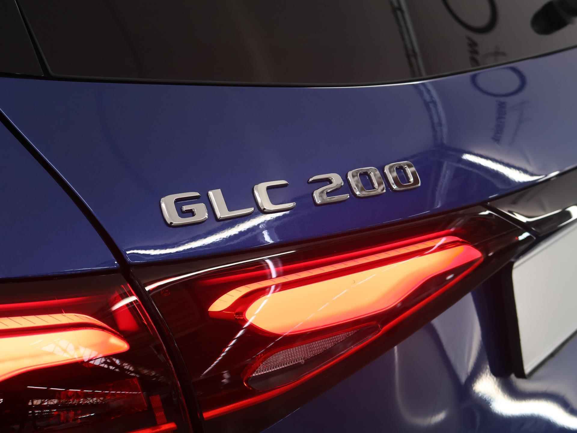 Mercedes-Benz GLC-klasse 200 4MATIC AMG NIGHT Premium Plus | Panorama-schuifdak | Head-Up Display | Burmester 3D | Stoelgeheugen | Apple Carplay | Trekhaak | Keyless Entry | Nappaleder | - 50/53