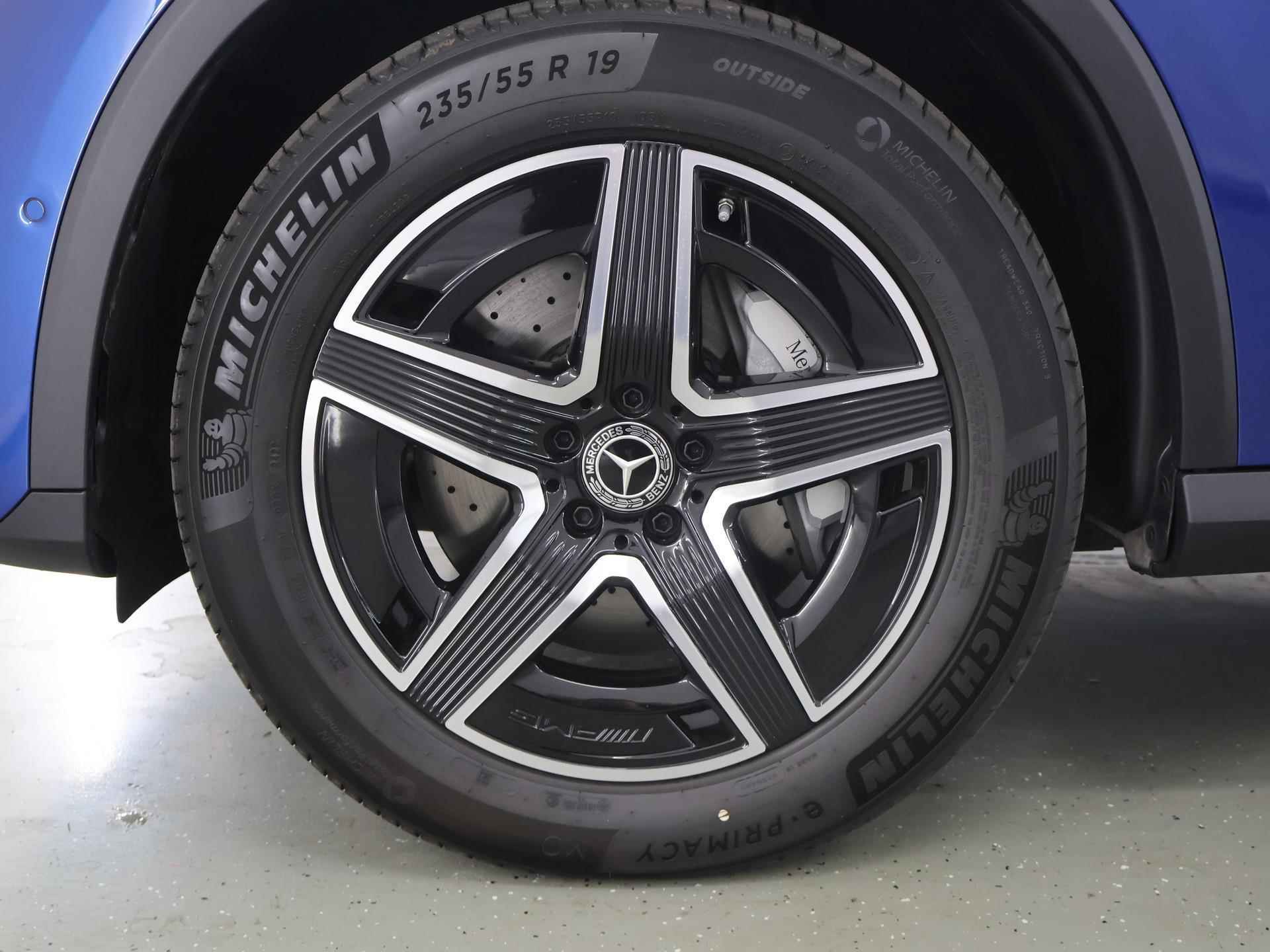 Mercedes-Benz GLC-klasse 200 4MATIC AMG NIGHT Premium Plus | Panorama-schuifdak | Head-Up Display | Burmester 3D | Stoelgeheugen | Apple Carplay | Trekhaak | Keyless Entry | Nappaleder | - 52/53