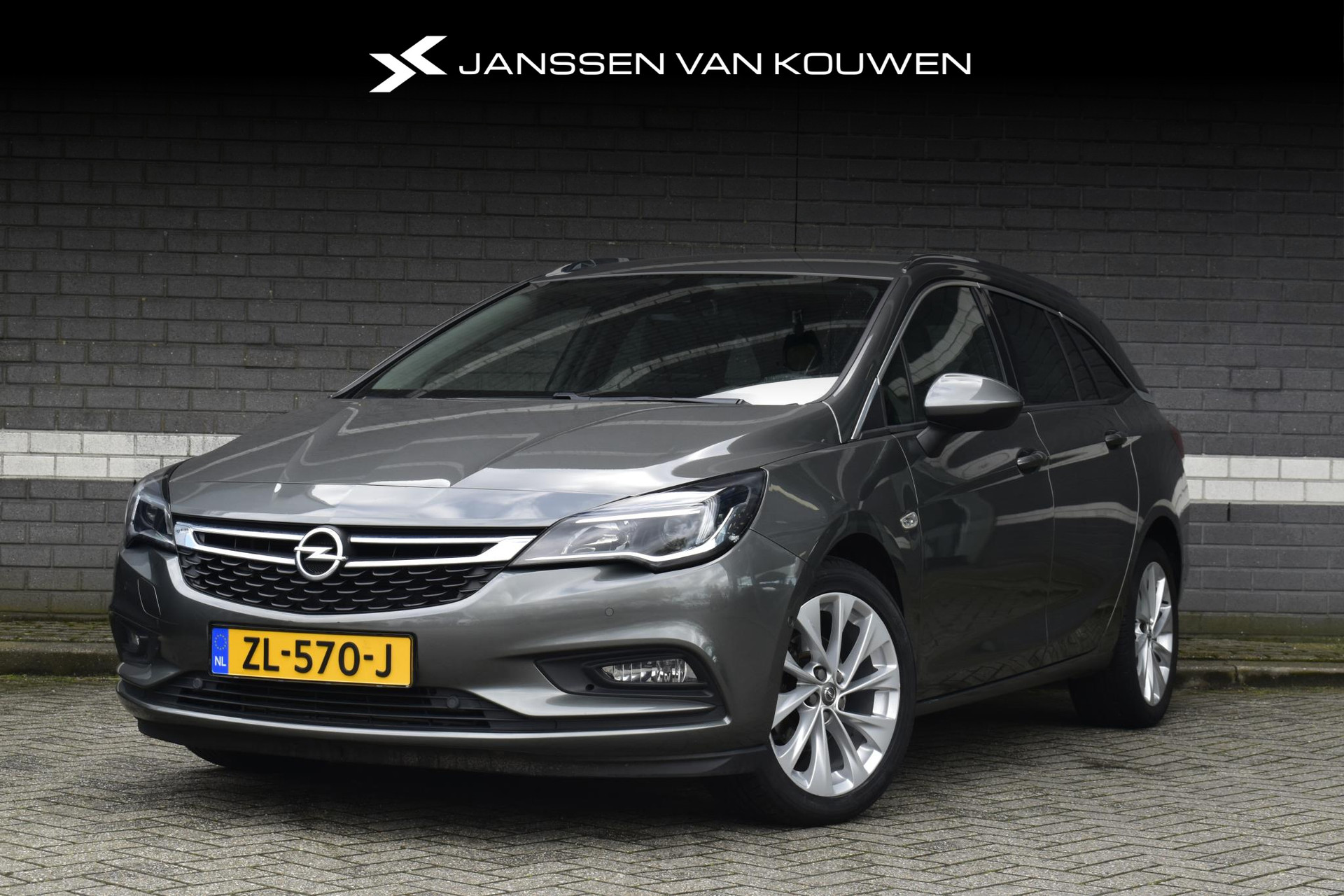 Opel Astra Sports Tourer 1.4 Turbo Innovation / Automaat / Winter pakket / Camera / Navigatie bij viaBOVAG.nl