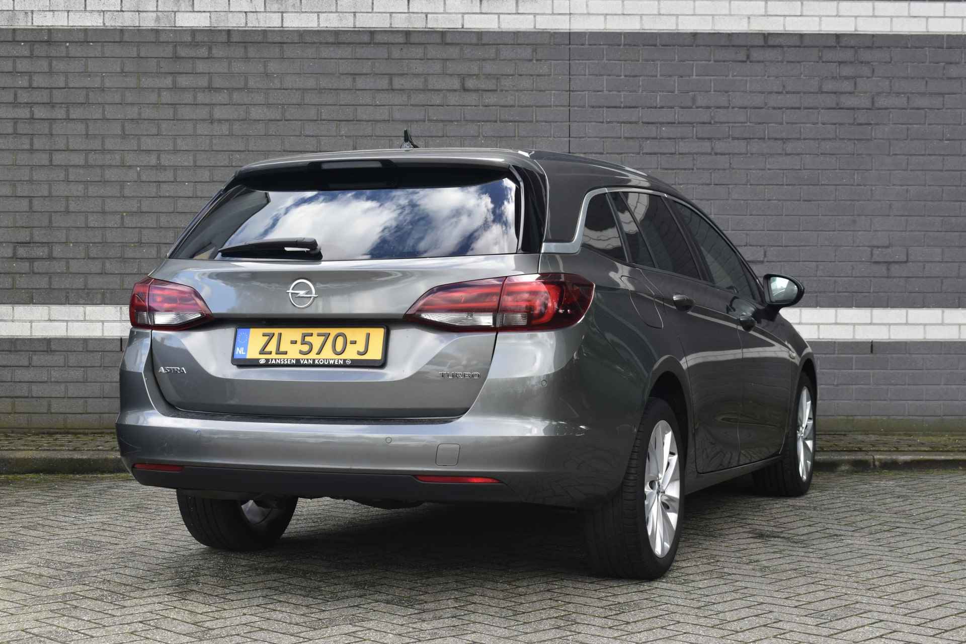 Opel Astra Sports Tourer 1.4 Turbo Innovation / Automaat / Winter pakket / Camera / Navigatie - 2/39