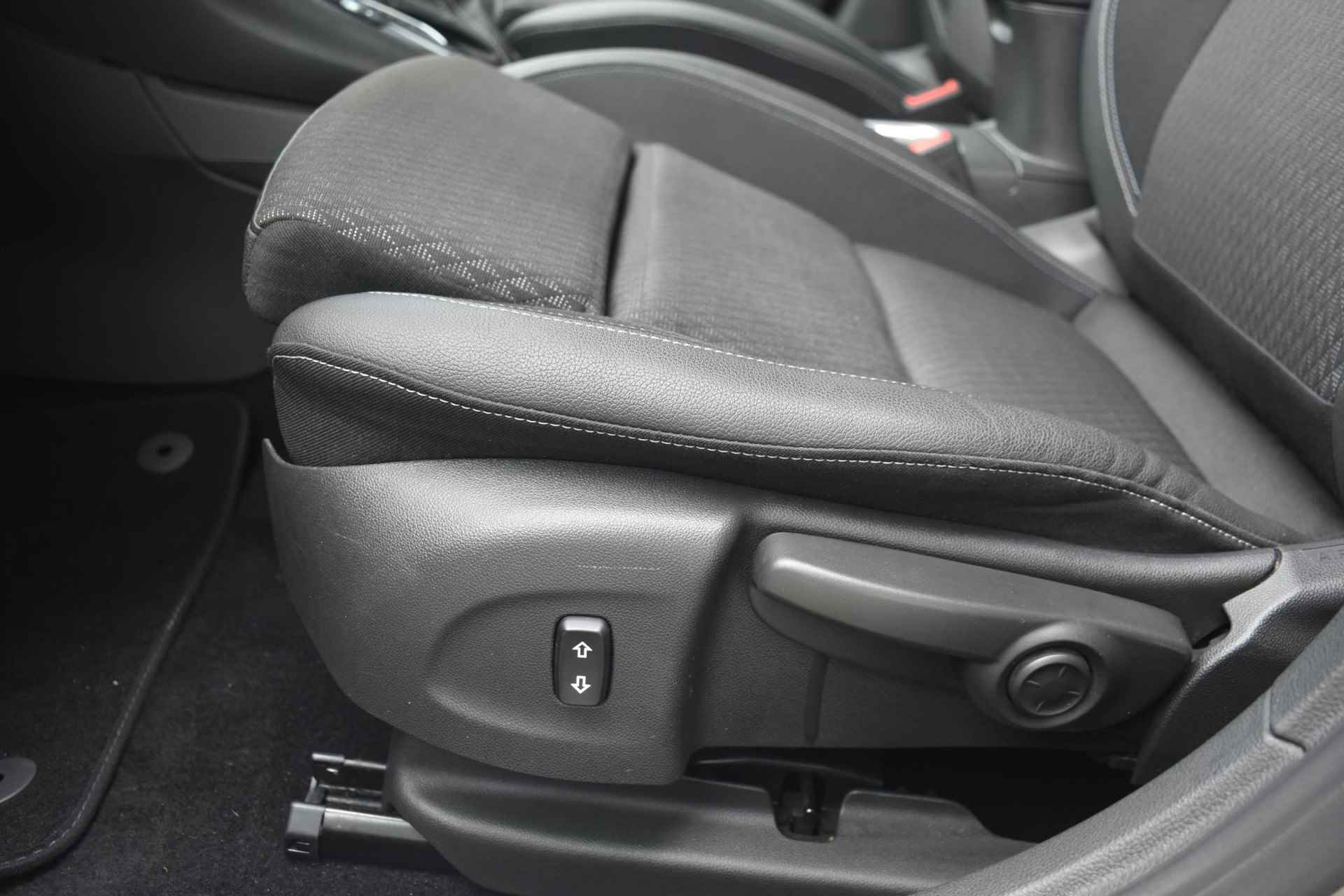 Opel Astra Sports Tourer 1.4 Turbo Innovation / Automaat / Winter pakket / Camera / Navigatie - 18/39