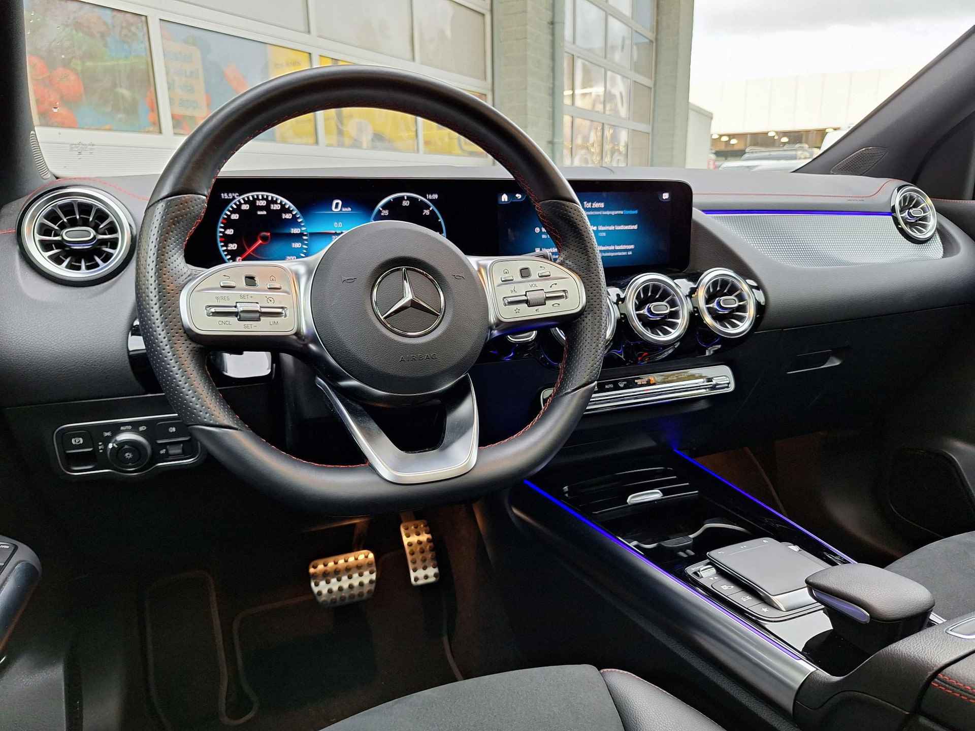 Mercedes-Benz EQA 250+ Sport Edition | AMG Line | Premium Pakket | Panoramadak | Trekhaak | Elektrisch Verstelbare Voorstoelen + Memory | Dodehoekassistent | Apple CarPlay | Android Auto | Advanced Sound System | Sfeerverlichting | Stoelverwarming | Showmodel - 8/33