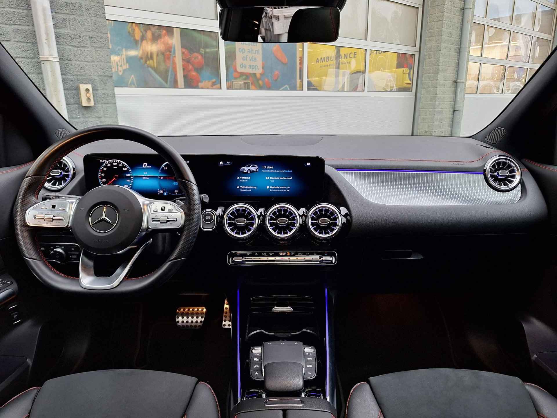 Mercedes-Benz EQA 250+ Sport Edition | AMG Line | Premium Pakket | Panoramadak | Trekhaak | Elektrisch Verstelbare Voorstoelen + Memory | Dodehoekassistent | Apple CarPlay | Android Auto | Advanced Sound System | Sfeerverlichting | Stoelverwarming | Showmodel - 9/33