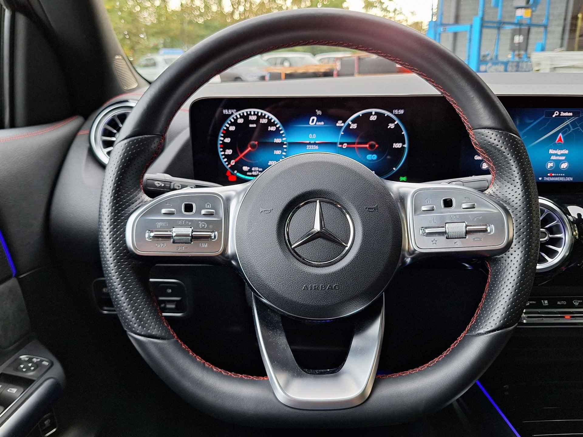 Mercedes-Benz EQA 250+ Sport Edition | AMG Line | Premium Pakket | Panoramadak | Trekhaak | Elektrisch Verstelbare Voorstoelen + Memory | Dodehoekassistent | Apple CarPlay | Android Auto | Advanced Sound System | Sfeerverlichting | Stoelverwarming | Showmodel - 15/33