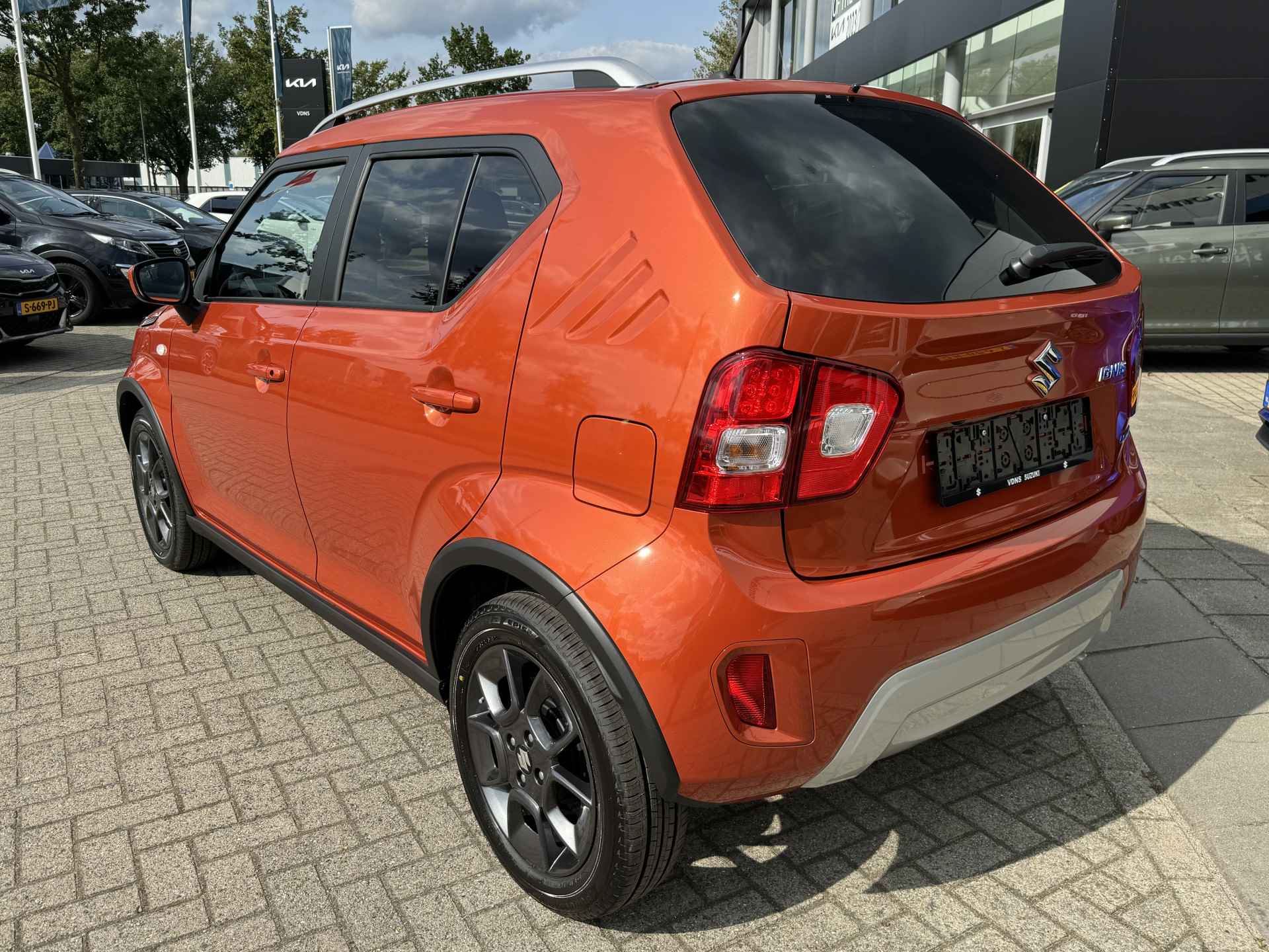 Suzuki Ignis 1.2 Smart Hybrid Select CVT Automaat Geheel rijklaar. Private Lease v.a. €365 p/m per direct beschikbaar: 0492588976 - 5/12