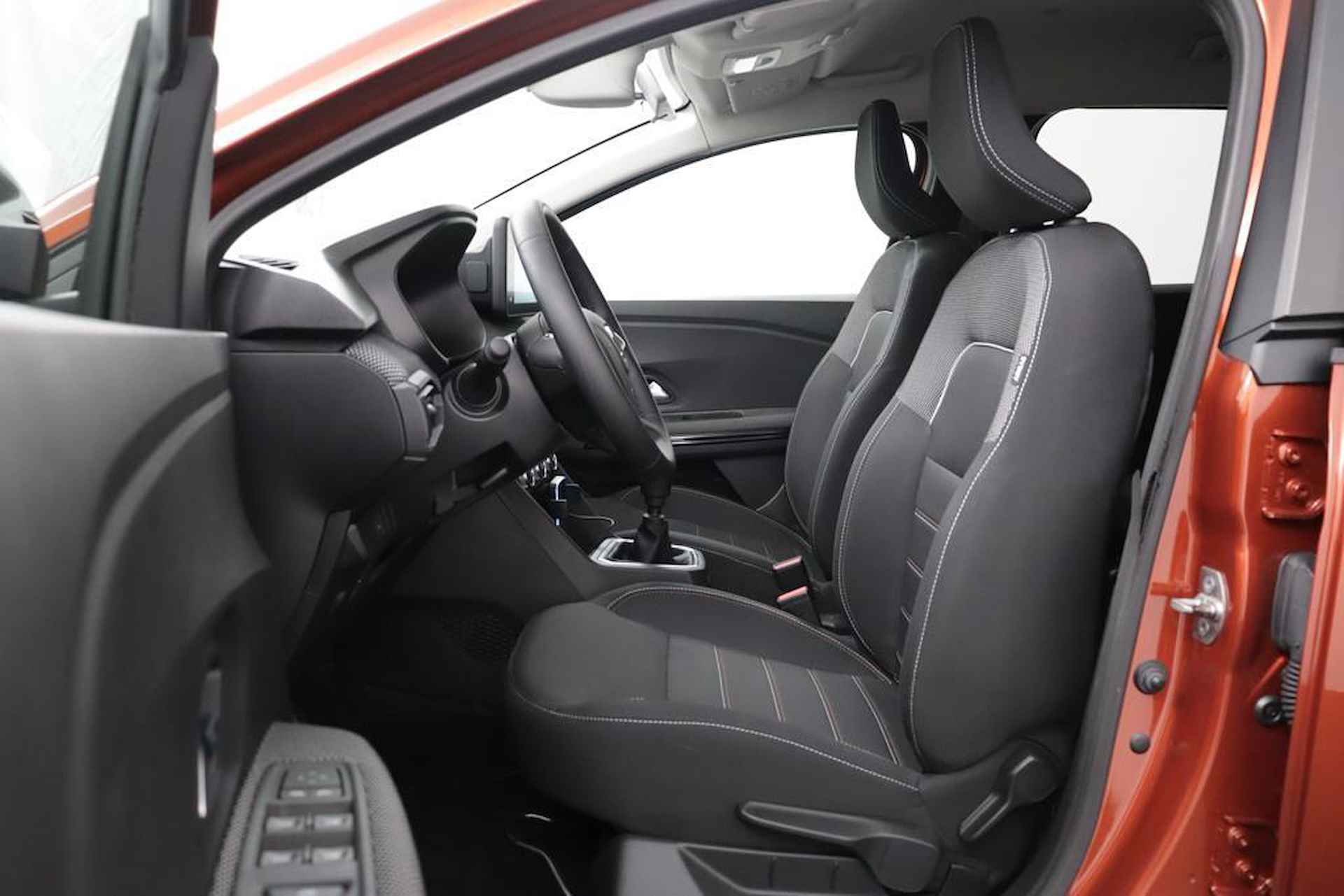 Dacia Jogger TCe 100 Bi-Fuel Extreme 5p. | LPG af fabriek | Afneembare Trekhaak | Navigatie incl. Apple Carplay/Android Auto | Camera | Separatierek | Cruise Control - 18/56