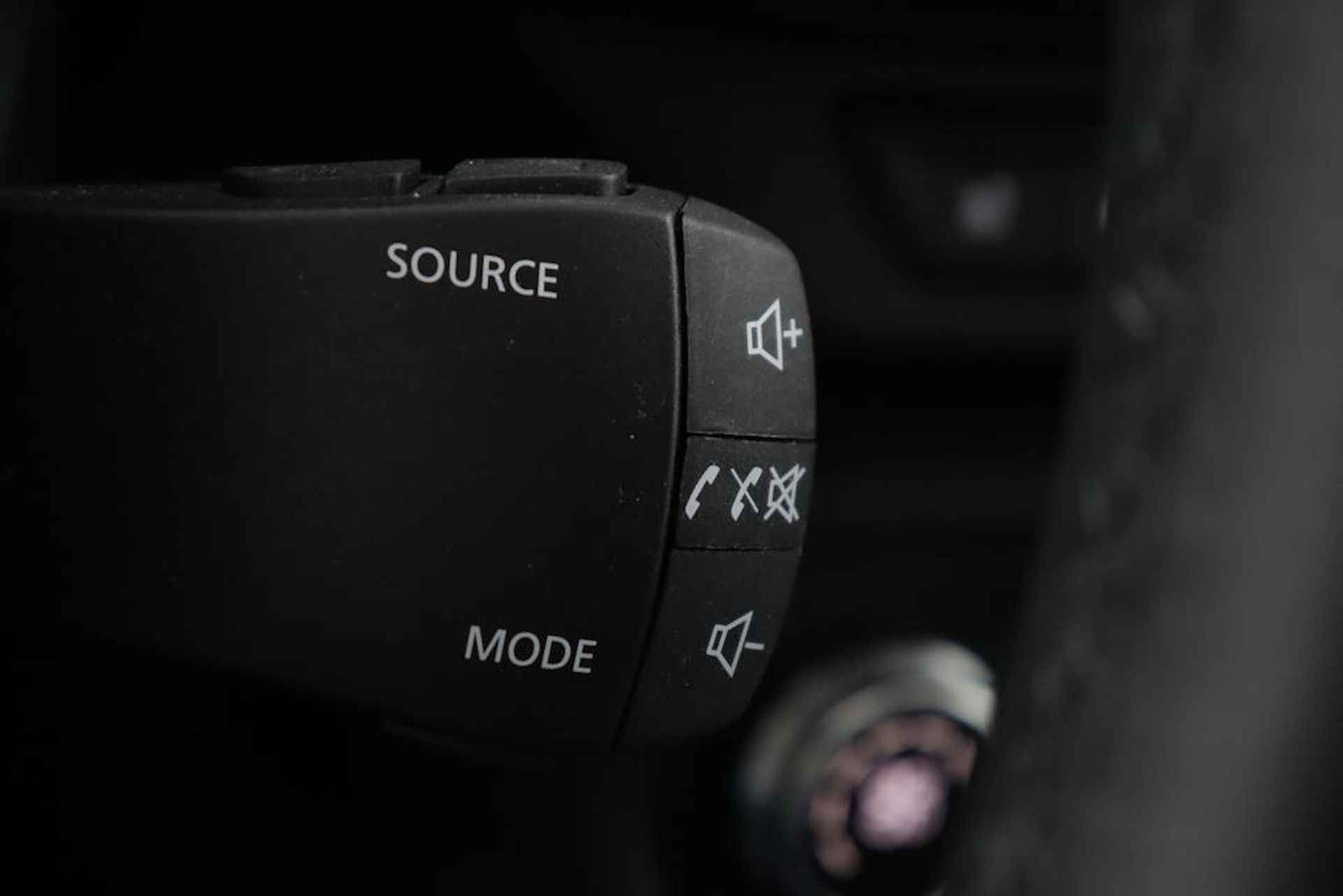Dacia Jogger TCe 100 Bi-Fuel Extreme 5p. | LPG af fabriek | Afneembare Trekhaak | Navigatie incl. Apple Carplay/Android Auto | Camera | Separatierek | Cruise Control - 39/56