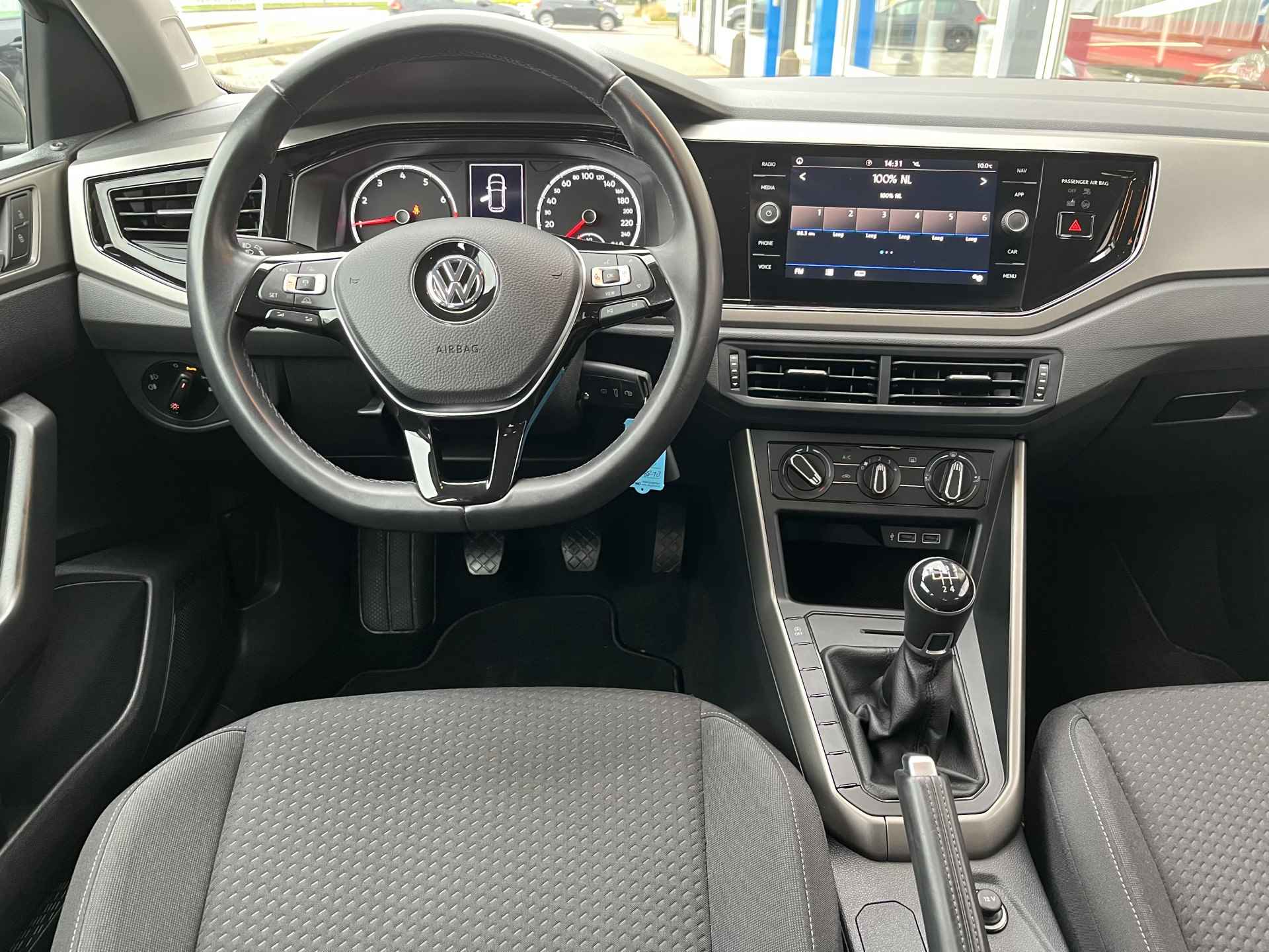 Volkswagen Polo 1.0 TSI Comfortline / ZEER ZUINIG/ ADAPT. CRUISE/ APP CONNECT/ NAVI/ AIRCO/ DAB - 9/35