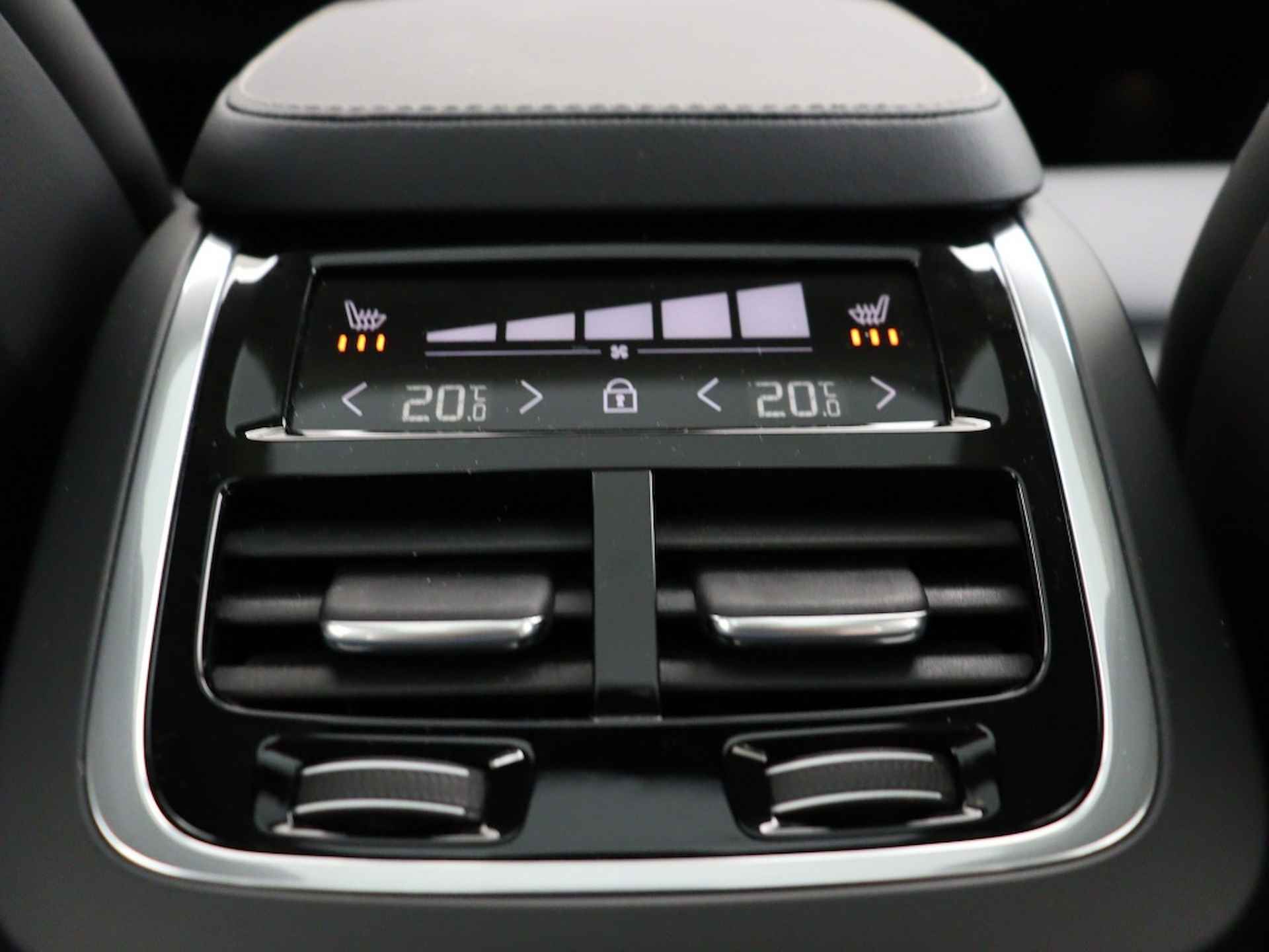 Volvo XC90 T8 PLUG-IN HYBRID LONG RANGE ULTIMATE LUCHTVERING BOWERS&WILKINS - 44/47