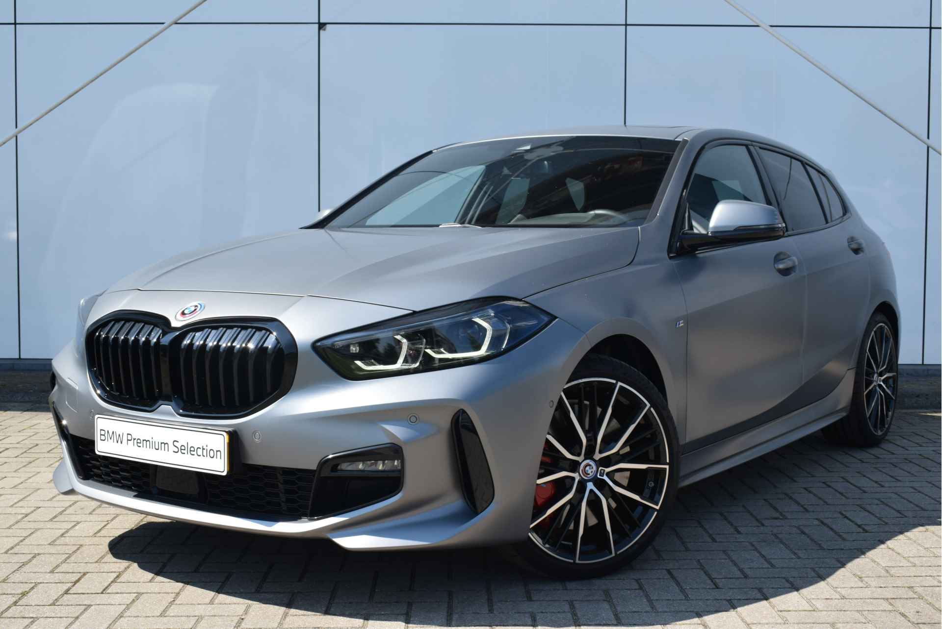 BMW 1-serie 118i High Executive M Sport Automaat / BMW M 50 Jahre uitvoering / Panoramadak / M sportstoelen / Adaptieve LED / Parking Assistant / Comfort Access - 27/27