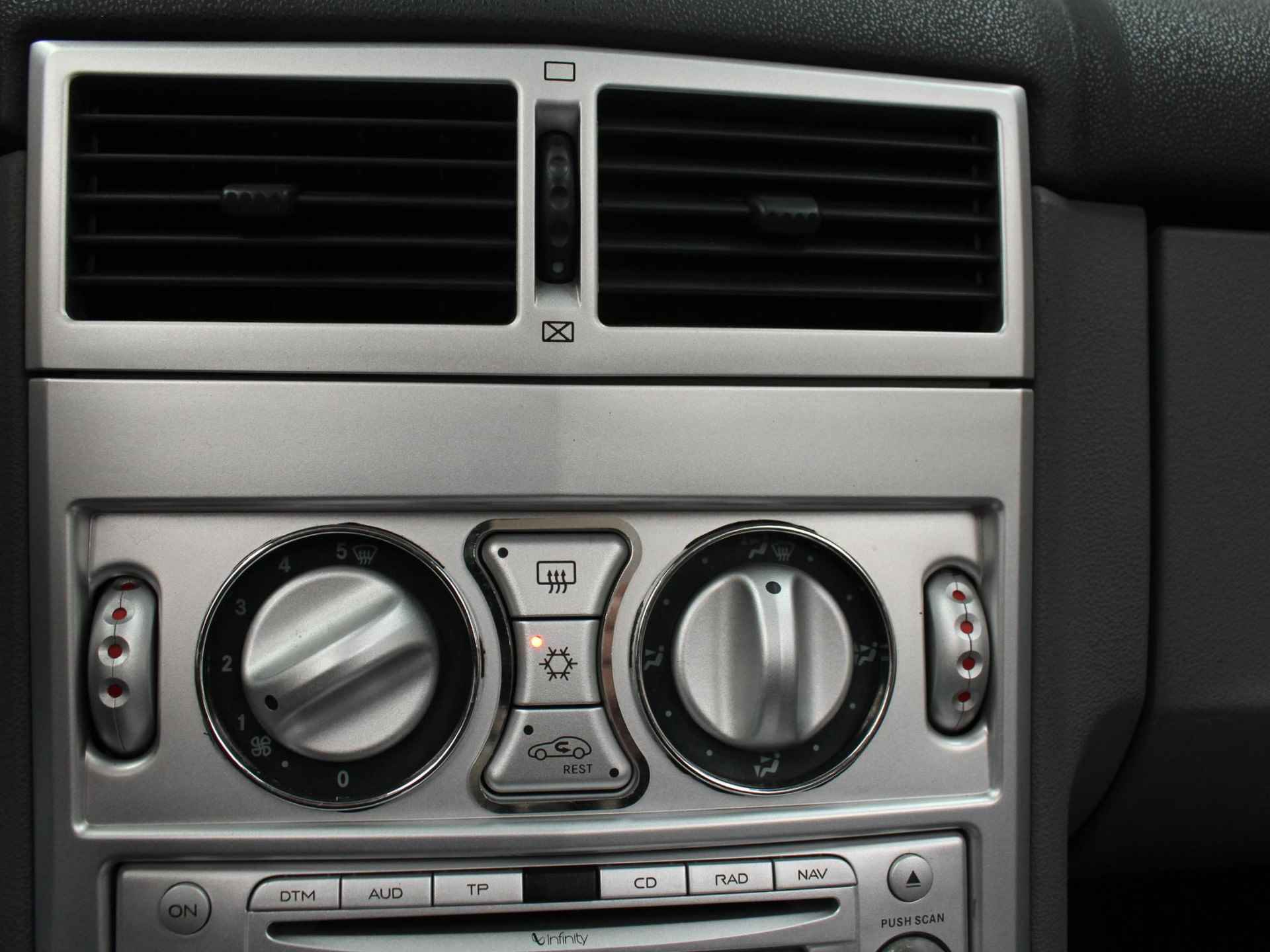 Chrysler Crossfire Cabrio 3.2 V6 Limited YoungTimer Concoursstaat Leder, Airco, Apple Carplay, Cruise Control, Elektrische ramen (MET GARANTIE*) - 18/24