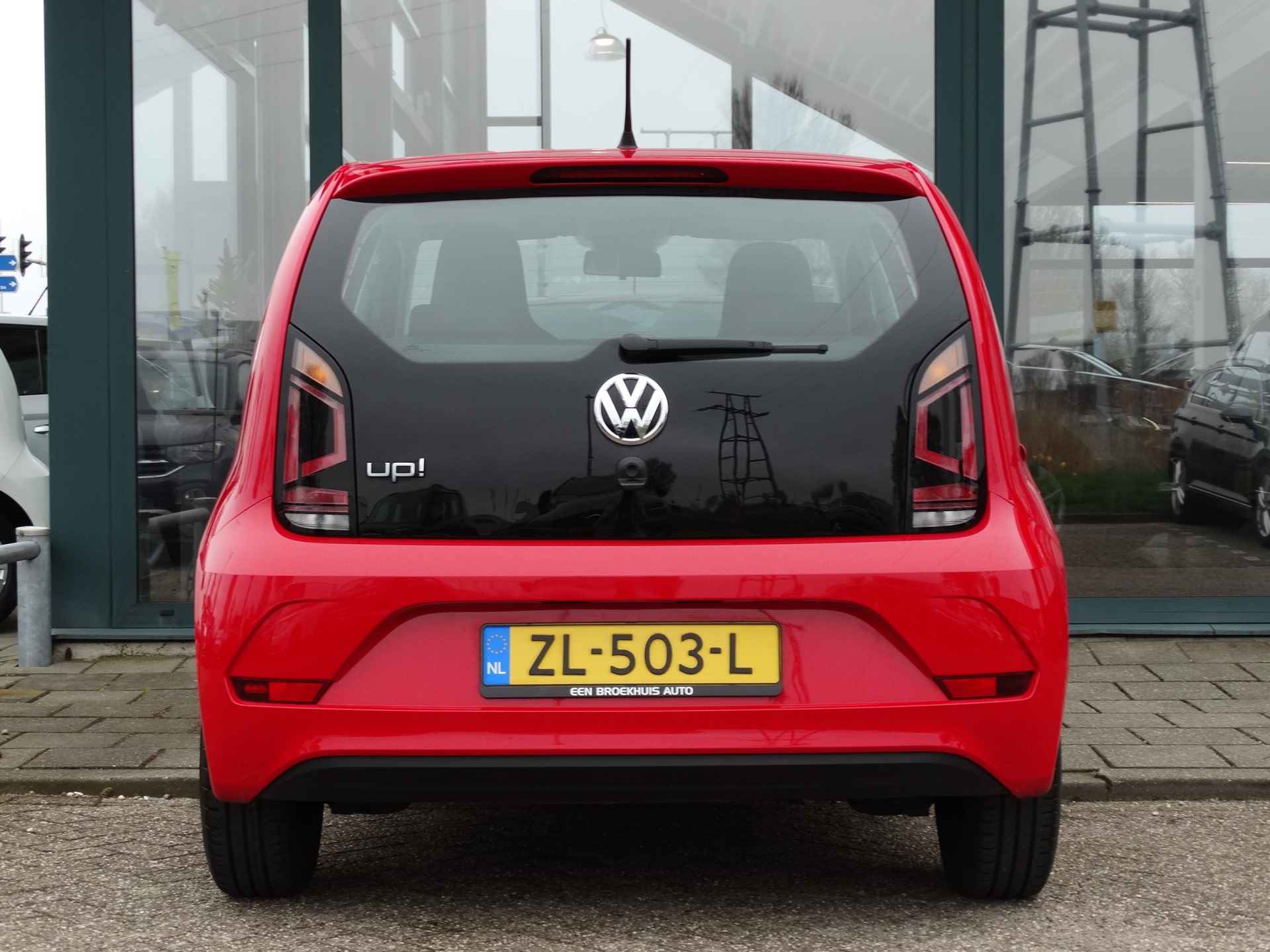 Volkswagen up! 1.0 BMT move up! | Airco | DAB radio | Bluetooth - 8/25