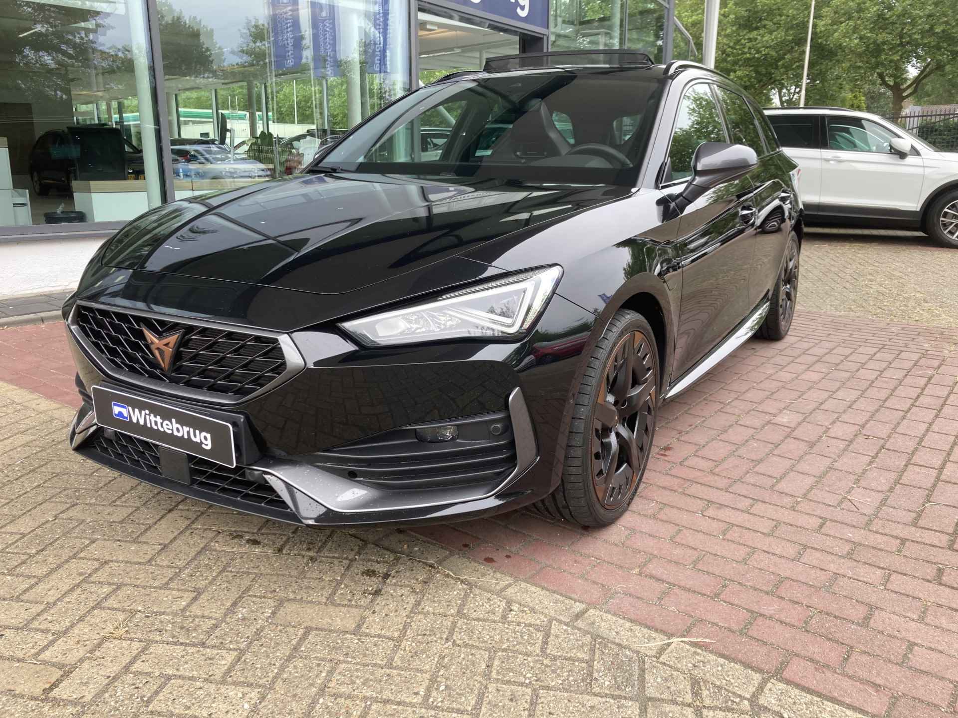 CUPRA Leon Sportstourer 1.4 e-Hybrid 245pk DSG Performance / Panoramadak / Supersport Stuur / Virtual Pedal / Memory Seat  / Navi / Camera / Keyless / 19" LMV - 4/20