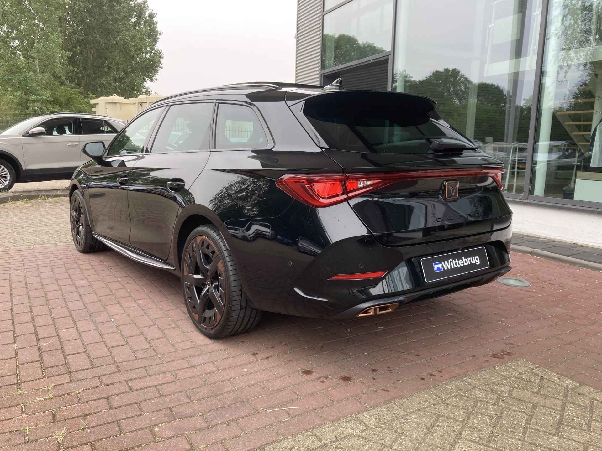 CUPRA Leon Sportstourer 1.4 e-Hybrid 245pk DSG Performance / Panoramadak / Supersport Stuur / Virtual Pedal / Memory Seat  / Navi / Camera / Keyless / 19" LMV - 7/20