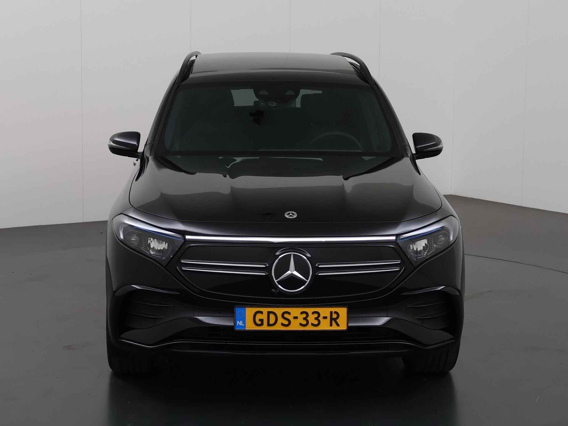 Mercedes-Benz EQB 300 4MATIC AMG NIGHT Premium 67 kWh | Panoramadak | Sfeerverlichting | Apple Carplay | Stoelverwarming | Achteruitrijcamera | - 4/48