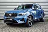 Volvo XC40 B4 Plus Dark | Adaptive Cruise | BLIS | Trekhaak | Power Seats | Premium Audio  | Keyless | Stoel/Stuurwiel bediening |